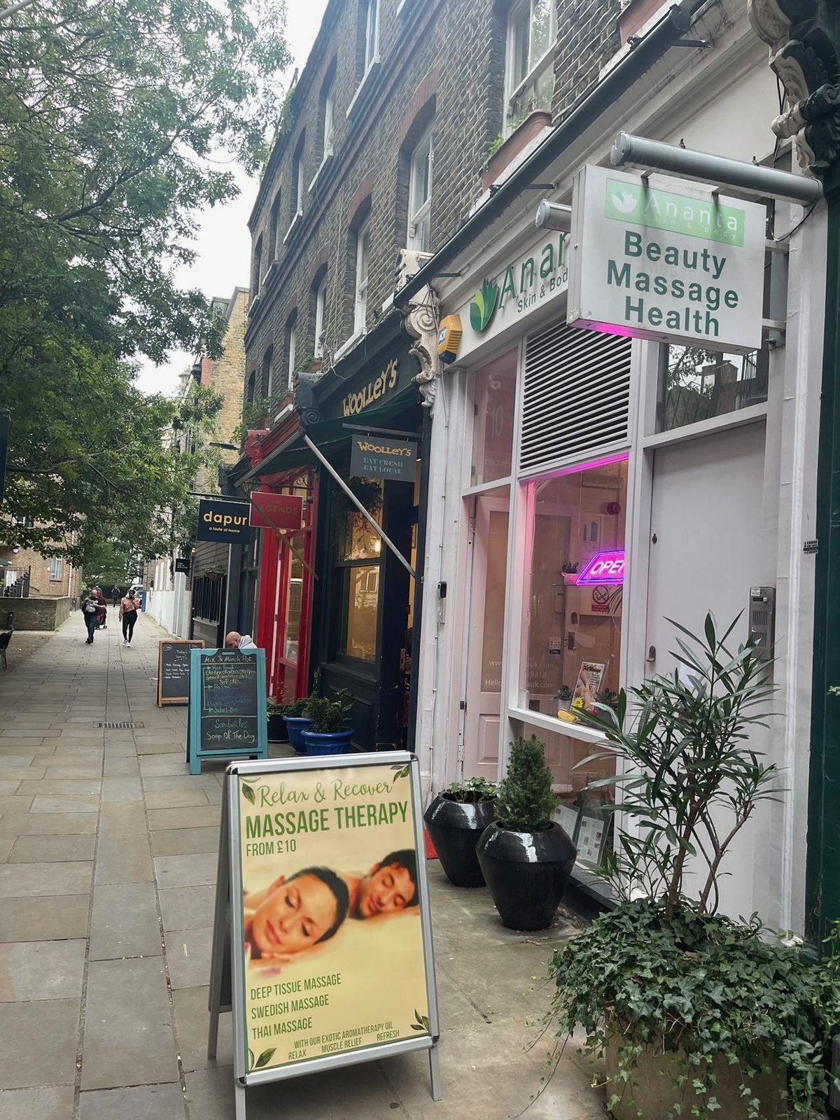 Ananta Therapy shopfront on Lambs Conduit Passage